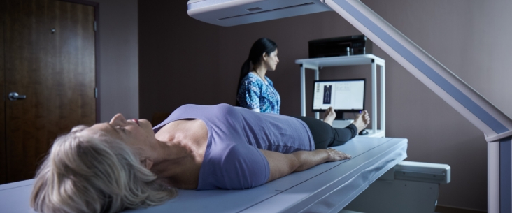 2014 骨粗しょう症診断を含む３種の健康課題の測定に対しX線骨密度測定装置を開発